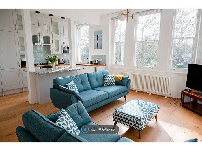 2 Bedroom Flat To Rent In St. Andrews Square, Surbiton, KT6