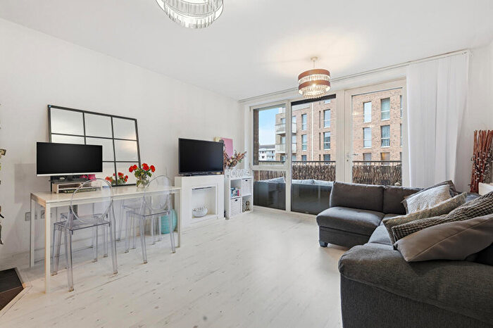 1 Bedroom Flat For Sale In Harston Walk, Bow, E3