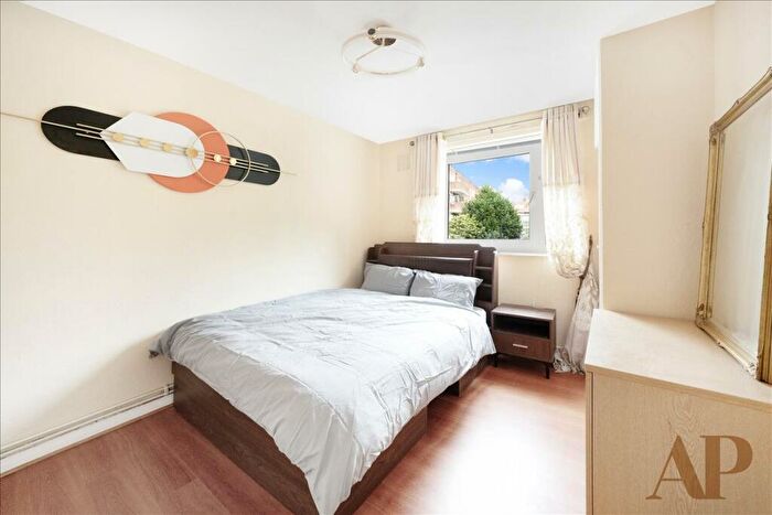 4 Bedroom Apartment To Rent In Francis House, Whitmore Road, Colville Estate, London, N1