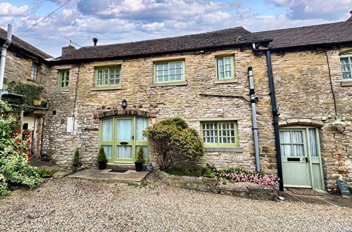 2 Bedroom Cottage For Sale In White Swan Cottage, Middleham, DL8