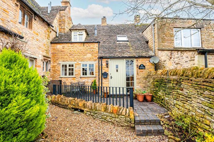 2 Bedroom Cottage For Sale In Bluebell Cottage, Longborough, GL56