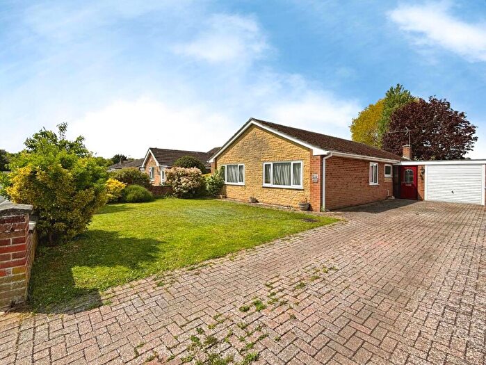 4 Bedroom Bungalow For Sale In Ashdene Road, Bicester, Oxfordshire, OX26
