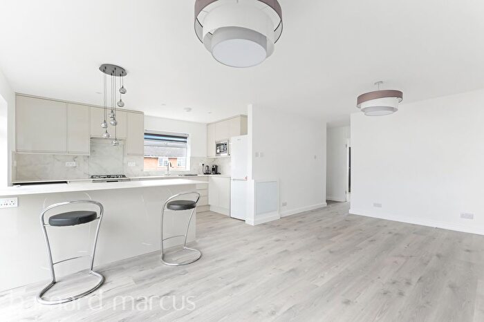 2 Bedroom Maisonette To Rent In Hampton Road, Worcester Park, KT4