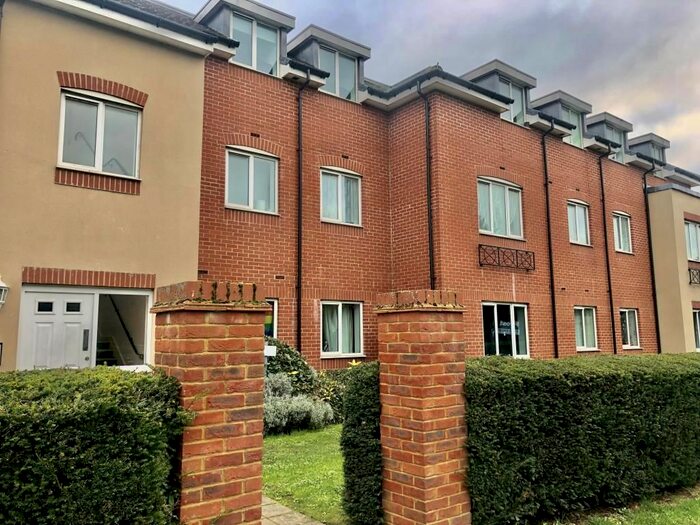 2 Bedroom Flat To Rent In Staines-Upon-Thames, Surrey TW19