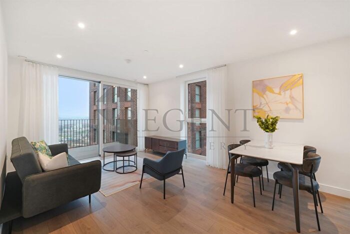 2 Bedroom Flat To Rent In Waterview House, Quay Walk, HA0