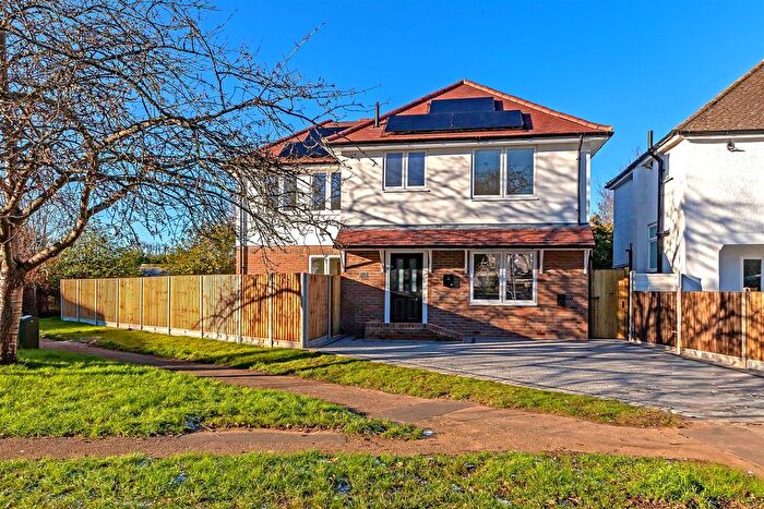 4 Bedroom Detached House For Sale In Firwood Avenue, St. Albans, AL4