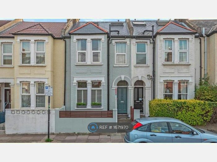 1 Bedroom Flat To Rent In Brightwell Crescent, Tooting, SW17
