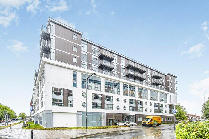 1 Bedroom Flat For Sale In Beckhampton Street, Swindon, Wiltshire, SN1