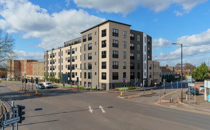 1 Bedroom Flat To Rent In Hartford Point, - Bath Road, Slough, Berks, SL1