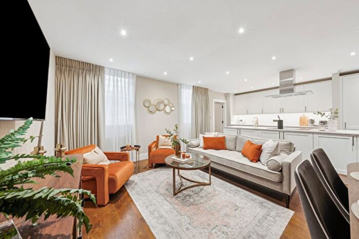 2 Bedroom Flat To Rent In Gloucester Place, Marylebone, W1U