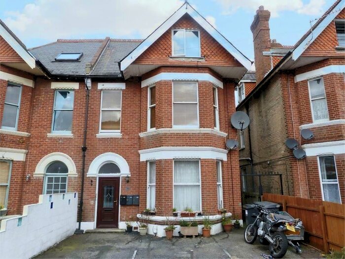 2 Bedroom Flat To Rent In Donoughmore Road, Bournemouth, BH1
