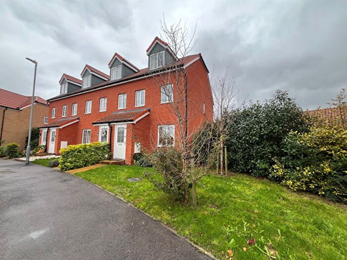 3 Bedroom End Of Terrace House For Sale In Central Boulevard, Aylesham, Canterbury, CT3