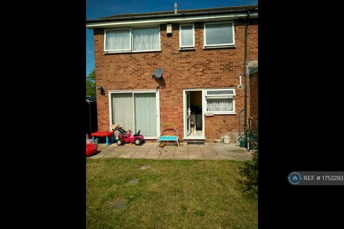 3 Bedroom End Of Terrace House To Rent In Bonington Road, Hornchurch, RM12