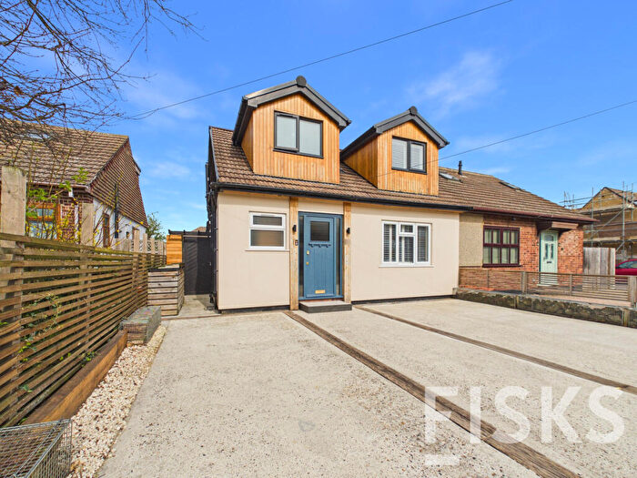 4 Bedroom Chalet For Sale In Greenways, Benfleet, SS7