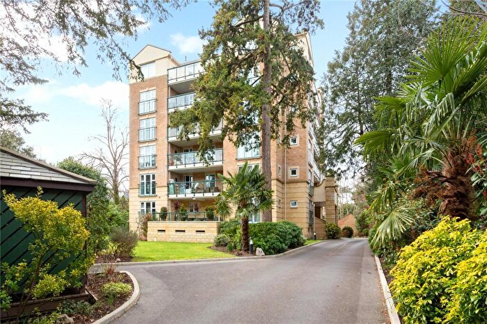 2 Bedroom Apartment For Sale In The Avenue, Branksome Park, BH13