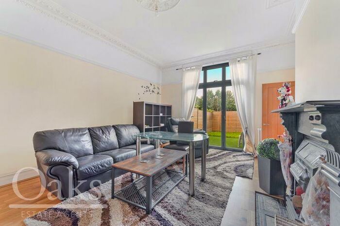 2 Bedroom Flat To Rent In Morland Road, Addiscombe, CR0