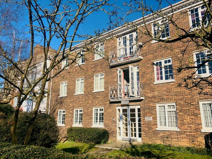 2 Bedroom Apartment To Rent In Addiscombe Road, Croydon, CR0