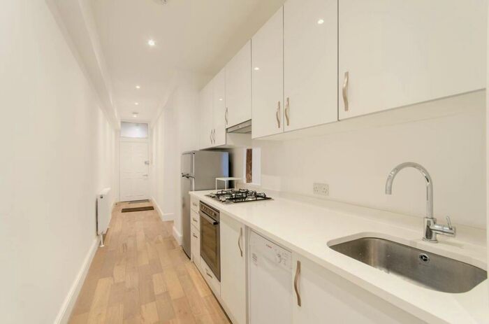 2 Bedroom Maisonette To Rent In Fawcett Street, Chelsea, London, SW10