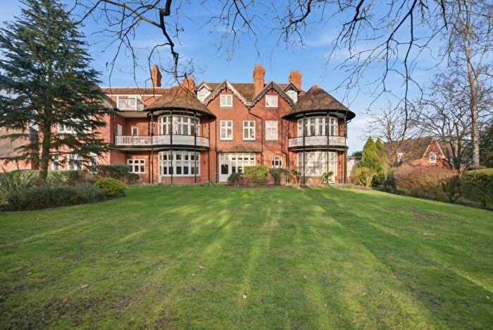 2 Bedroom Flat For Sale In Newton Park Place, Chislehurst, Kent, BR7