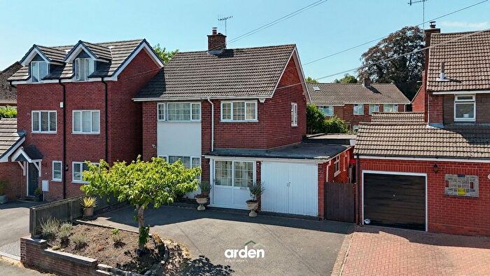 4 Bedroom Detached House For Sale In Willow Road, Bromsgrove, B61