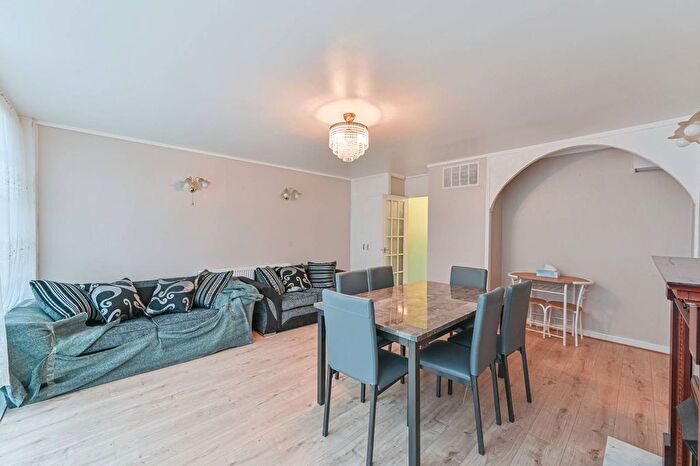 4 Bedroom Maisonette To Rent In .Prague Place, Clapham Park, London, SW2