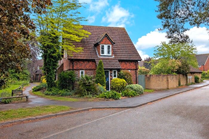 3 Bedroom End Terrace House To Rent In Woking, Surrey, GU22
