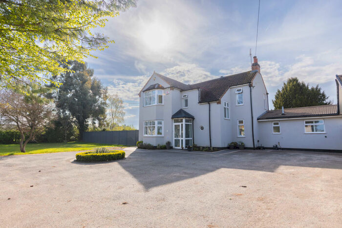 5 Bedroom Detached House For Sale In Stoneleigh Road, Bubbenhall, CV8