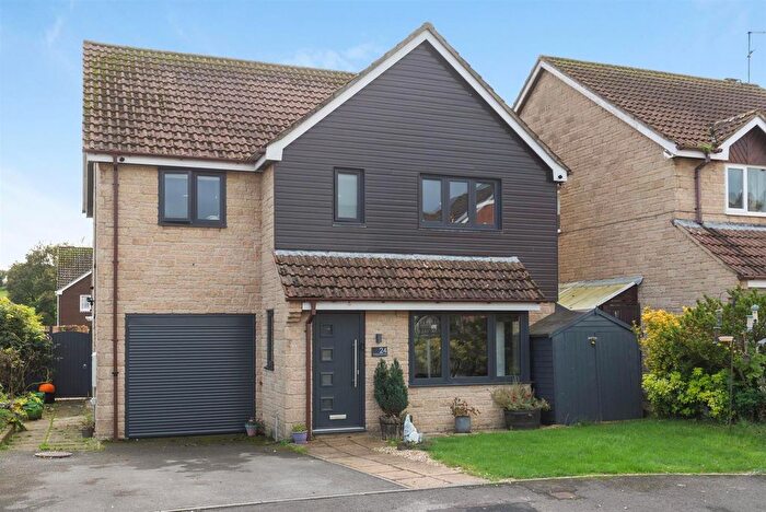 4 Bedroom Detached House For Sale In Dodhams Farm Close, Bridport, DT6
