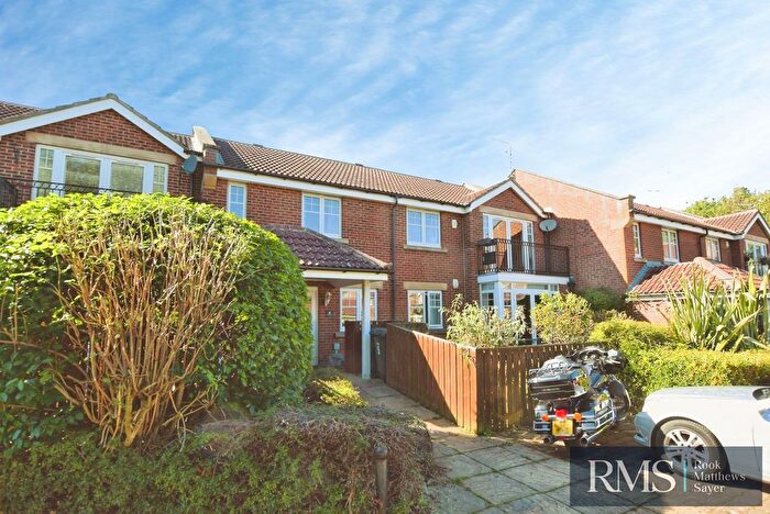 3 Bedroom Flat For Sale In Stable Lane, Newcastle Upon Tyne, NE3