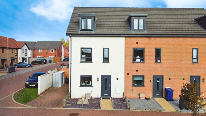 4 Bedroom Town House For Sale In Cherry Paddocks, Cherry Willingham, LN3