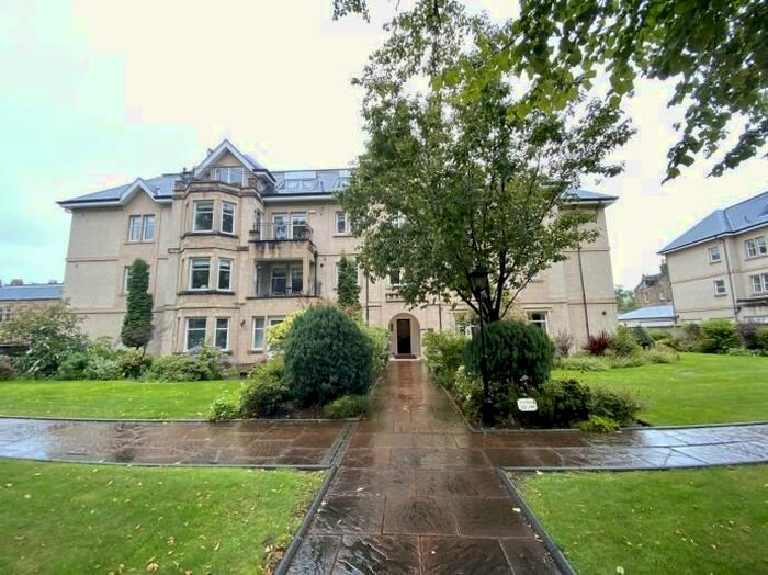3 Bedroom Flat To Rent In St. Margarets Place, Edinburgh, EH9
