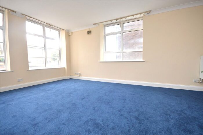 2 Bedroom Flat To Rent In Century House, Streatham High Road, London, SW16