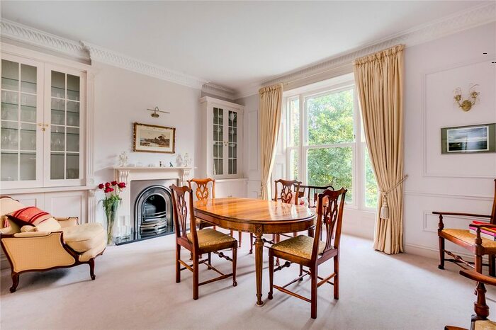 2 Bedroom Flat To Rent In Montague Road, Richmond, TW10