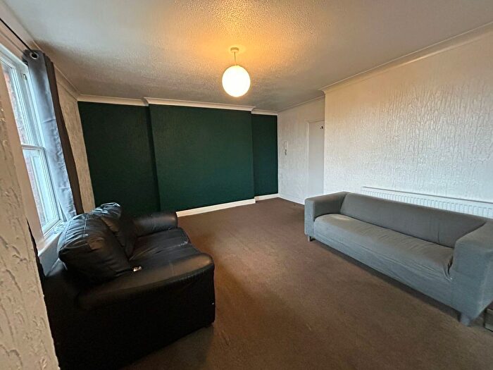 2 Bedroom Flat To Rent In Swinley Road, Wigan, WN1