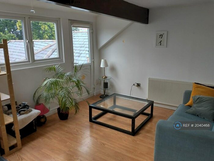 2 Bedroom Flat To Rent In Manchester Road, Chorlton Cum Hardy, Manchester, M21