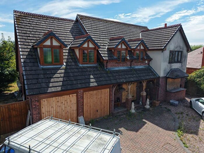 5 Bedroom Detached House For Sale In Common Edge Road, Blackpool, FY4
