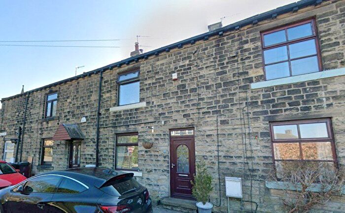 2 Bedroom Terraced House For Sale In Crag Hill Road, Bradford, West Yorkshire, BD10