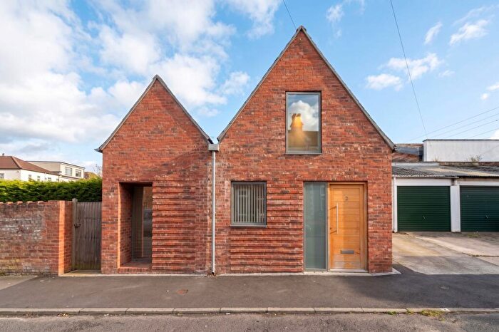 2 Bedroom Detached House To Rent In Hazelton Road, Bristol, BS7