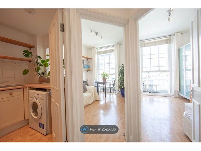 2 Bedroom Flat To Rent In Gloucester Avenue, London, NW1