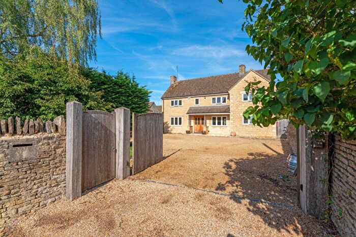 4 Bedroom Property For Sale In High Street, Milton-Under-Wychwood, OX7
