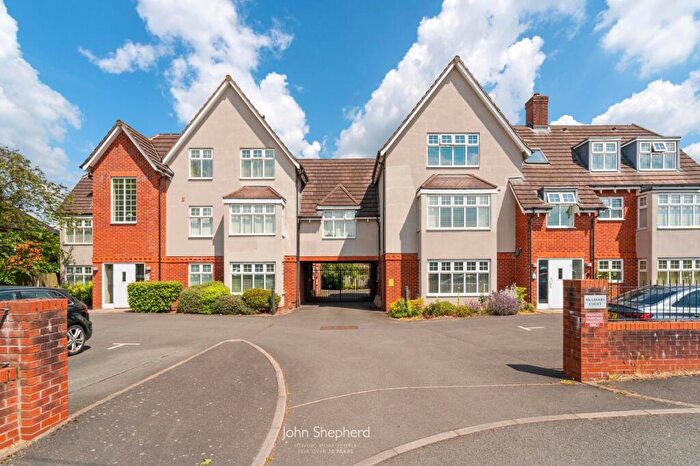 2 Bedroom Flat To Rent In Stratford Road, Shirley, Solihull, West Midlands, B90