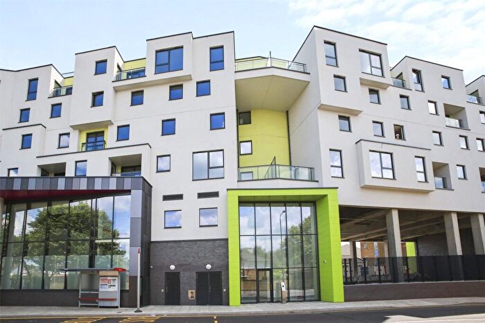 3 Bedroom Flat For Sale In Rotherhithe New Road London, SE16