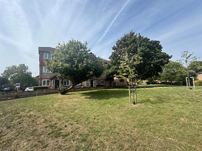 2 Bedroom Flat For Sale In Ramshaw Drive, Chelmsford, CM2