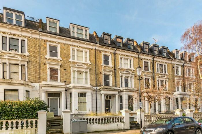 2 Bedroom Flat To Rent In Elsham Road, Holland Park, London, W14