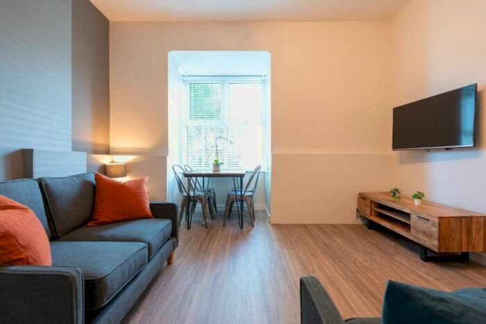 4 Bedroom Terraced House To Rent In Chillingham Road, Newcastle, NE6