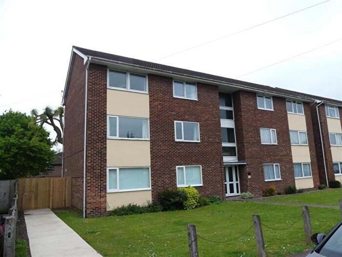 2 Bedroom Apartment To Rent In Elizabeth Court, Aberdeen Road, SO17