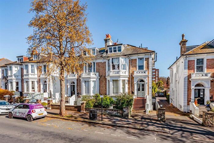 Flat To Rent In Denmark Villas, Hove, BN3