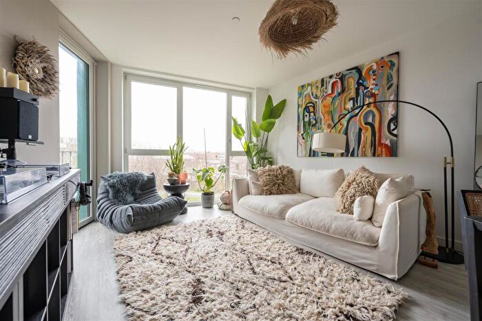 1 Bedroom Flat For Sale In Bundocks Walk, Fish Island, E3