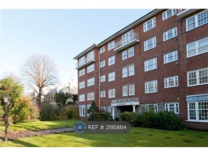 2 Bedroom Flat To Rent In Spencer House, London, SW19