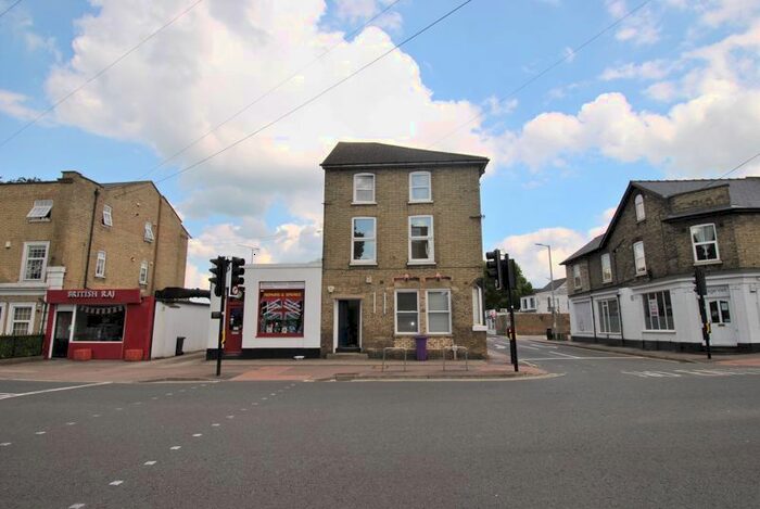 2 Bedroom Flat To Rent In Queens Road, Royston, SG8